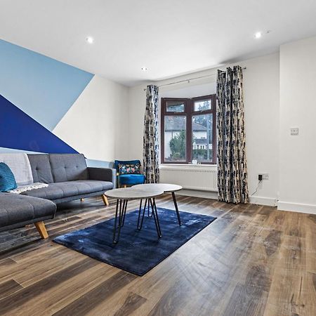 Walsall - 4 Bedroom House, Wi-Fi, Garden , Sleeps 8 - Jrr Stays Bescot Exterior photo