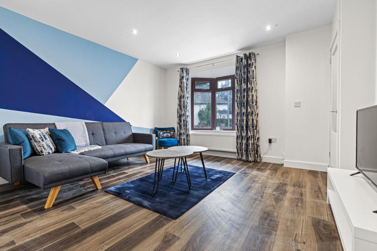 Walsall - 4 Bedroom House, Wi-Fi, Garden , Sleeps 8 - Jrr Stays Bescot Exterior photo
